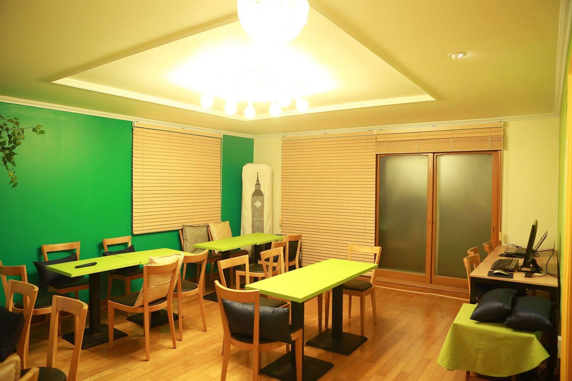 Moon Hostel ソウル特別市 エクステリア 写真
